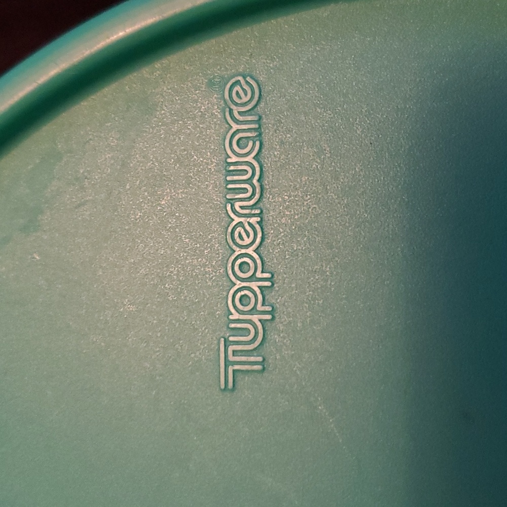 Tupperware vtg container - Picture 5 of 5